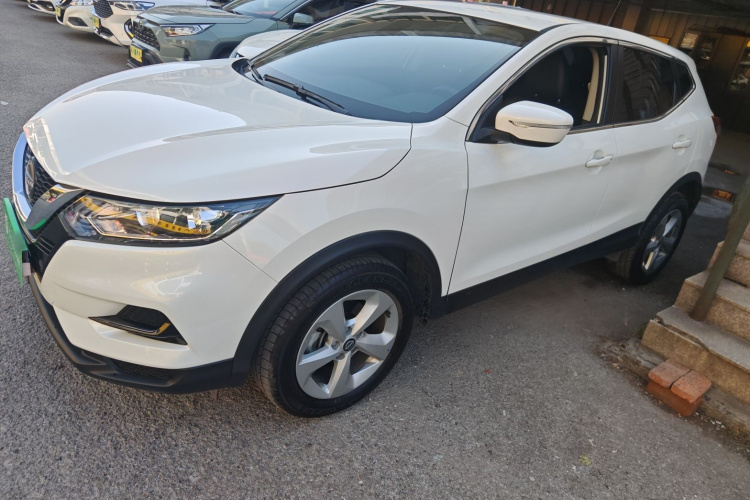 日产 逍客 2023款 经典 2.0L CVT XV舒适版车身外观4