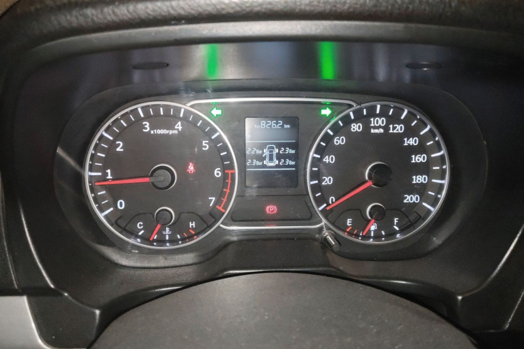 陆风X8 2017款 2.0T 汽油4X4豪华型局部细节14