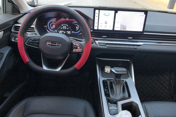 吉利汽车 帝豪 2023款 第4代冠军版 1.5L CVT尊贵型中控内饰7003