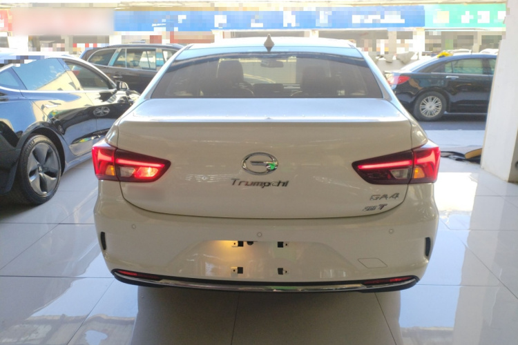 广汽传祺 传祺GA4 2018款 200T 自动尊享版车身外观6