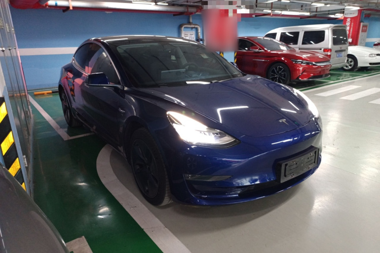 特斯拉 Model 3 2020款 改款 长续航后轮驱动版车身外观3