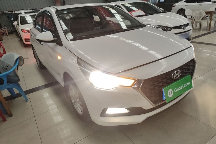 现代 悦纳RV 2017款 1.4L 自动活力版SPORT 国V车身外观6002