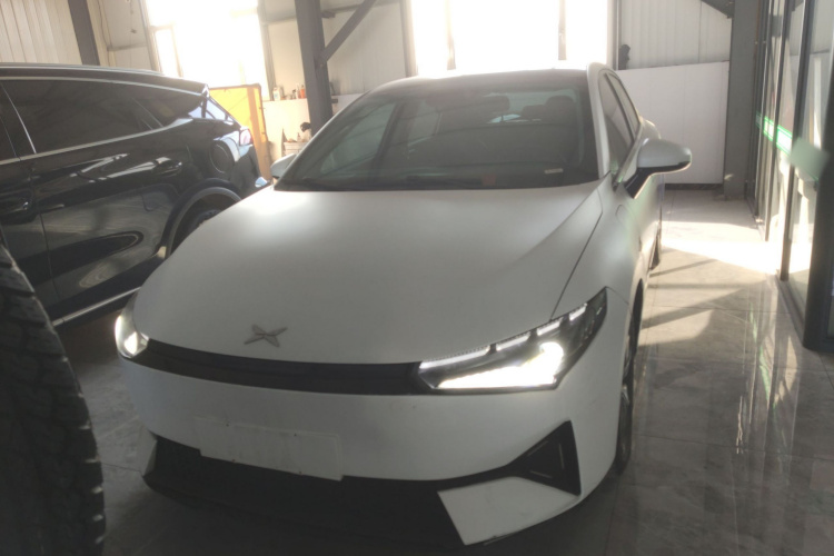 小鹏P5 2021款 460G车身外观2