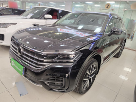 大众 途锐 2021款 3.0TSI 锐享版 经典运动套装