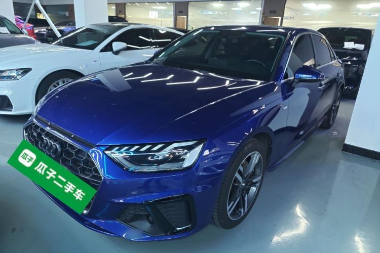 奥迪A4L 2020款 40 TFSI 豪华动感型车身外观1
