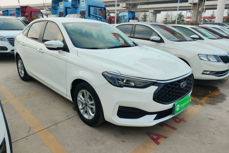 福特 福睿斯 2021款 1.5L 自动黄金版车身外观3