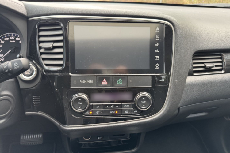 三菱 欧蓝德 2018款 2.4L 四驱精英版 5座中控内饰7004