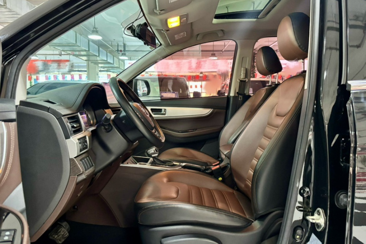 东风风行 景逸X6 2017款 乐享系列 1.5T CVT豪华型中控内饰7002