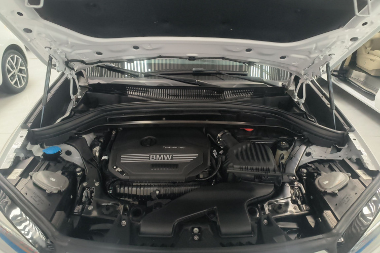 宝马X1 2022款 sDrive25Li 领先型机舱底盘24