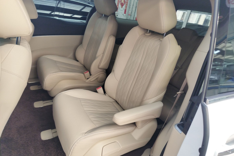 别克GL8 2023款 改款 陆上公务舱 豪华型中控内饰21