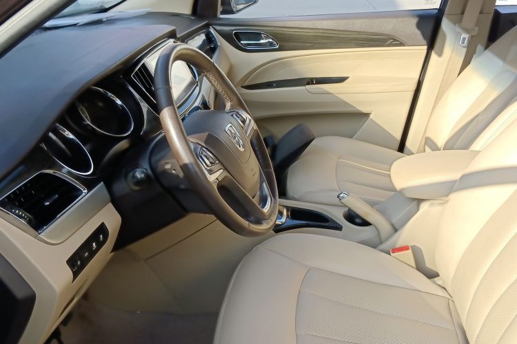 宝骏730 2016款 1.8L iAMT豪华型 7座局部细节19