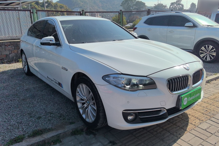 宝马5系 2017款 525Li 豪华设计套装车身外观3