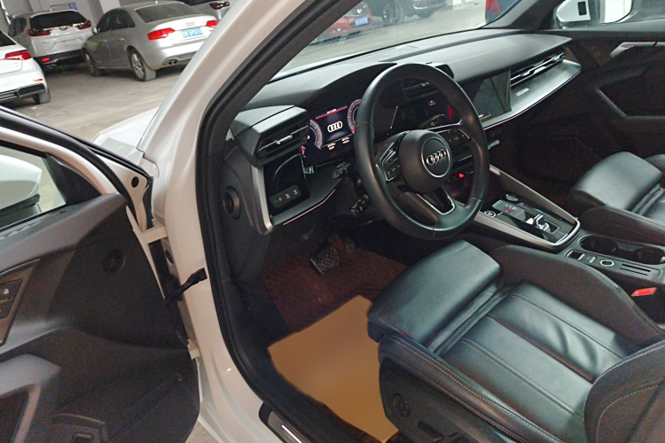 奥迪A3 2023款 改款 Sportback 35 TFSI 豪华致雅型中控内饰7003