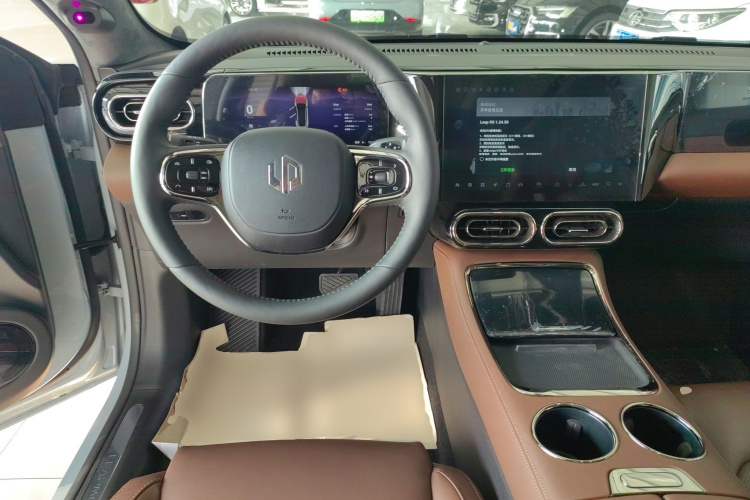 零跑汽车 零跑C01 2023款 630四驱性能版中控内饰13