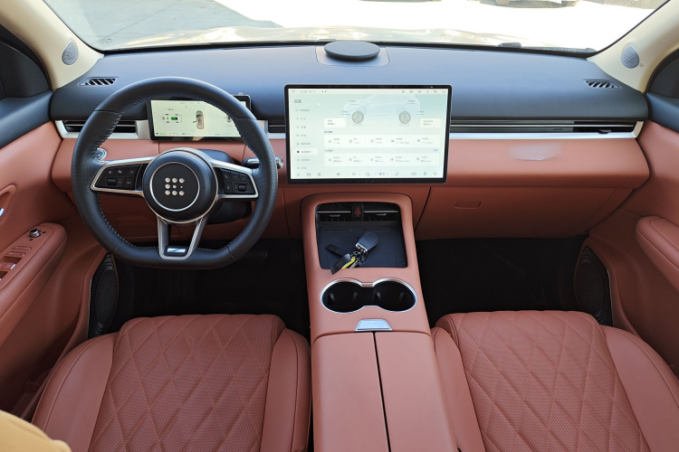 蓝电E5 PLUS 2026款 165km 长续航先享版Ultra 7座中控内饰12