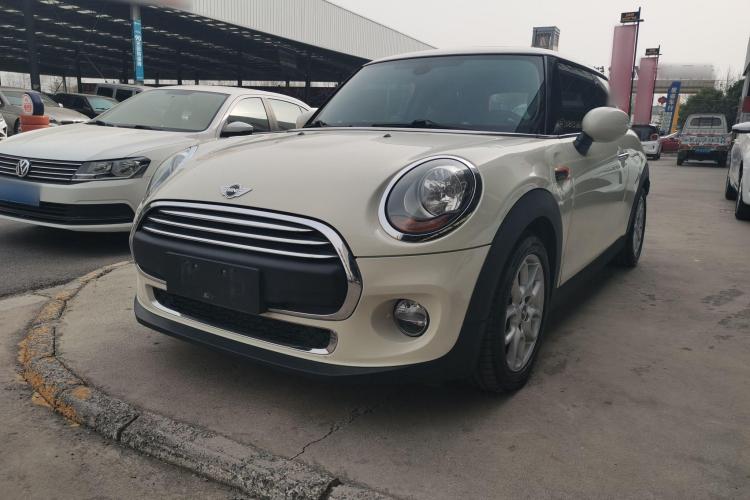 MINI 2016款 1.2T ONE 先锋派车身外观1