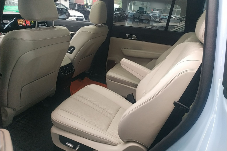 理想汽车 理想ONE 2020款 增程6座版中控内饰21