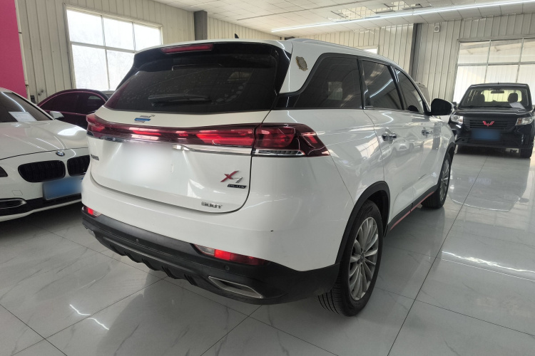 长安欧尚X7 PLUS 2022款 1.5T 蓝鲸版自动尊贵型车身外观7