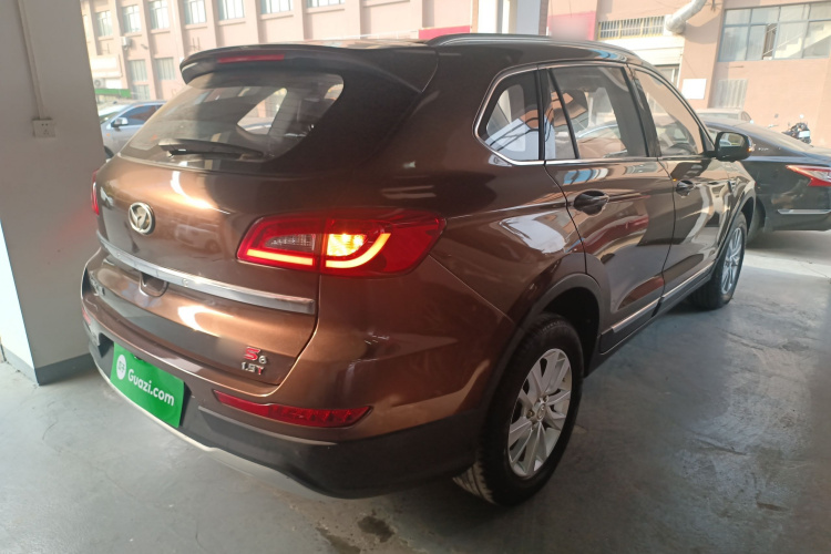 北汽幻速S6 2017款 1.5T CVT乐享型车身外观7