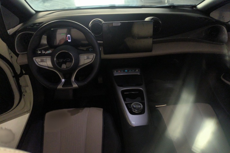 比亚迪 海豚 2025款 智驾版 420km 自由版中控内饰7002