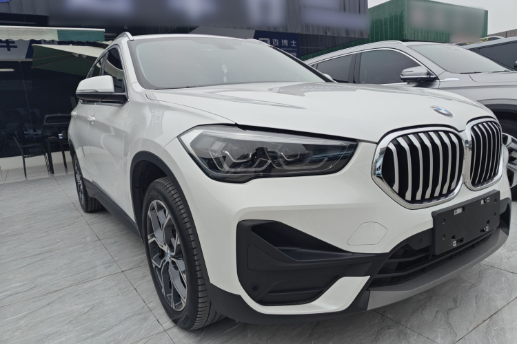 宝马X1 2022款 sDrive25Li 领先型车身外观3