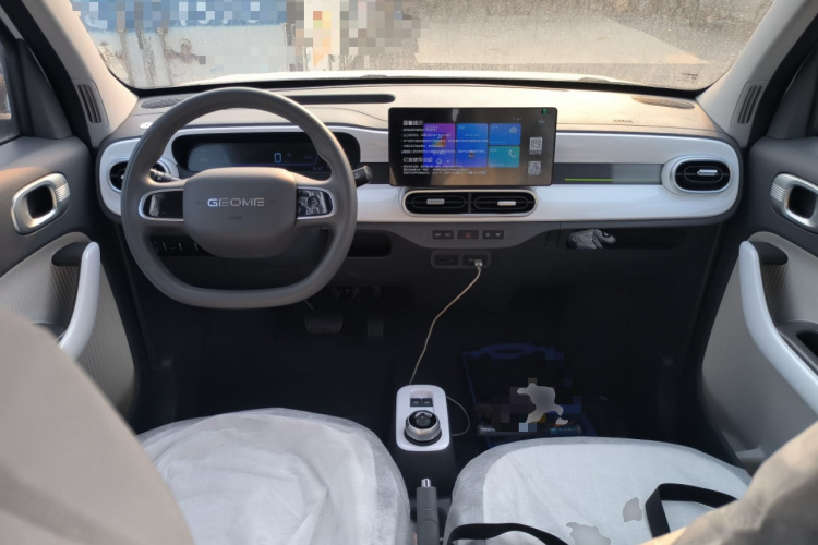 吉利银河 熊猫 2025款 210km 元气熊中控内饰12