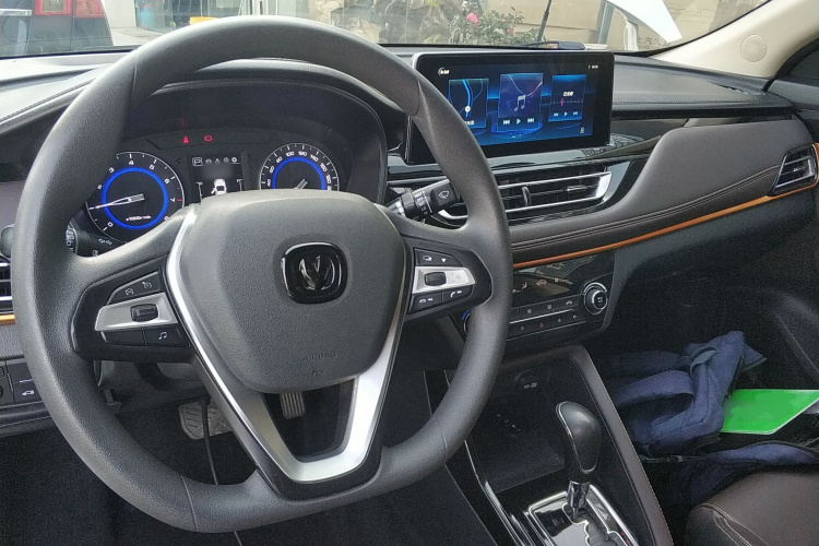 长安 逸动DT 2019款 1.6L 自动智享型 国VI中控内饰12