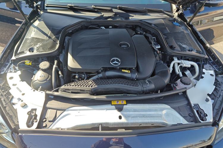 奔驰C级(进口) 2021款 C 260 轿跑车机舱底盘24