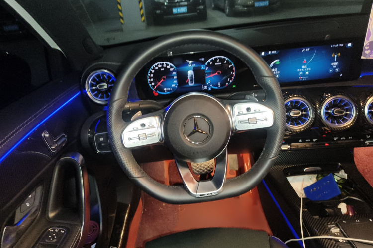 奔驰A级 2021款 A 200 L 运动轿车时尚型局部细节13