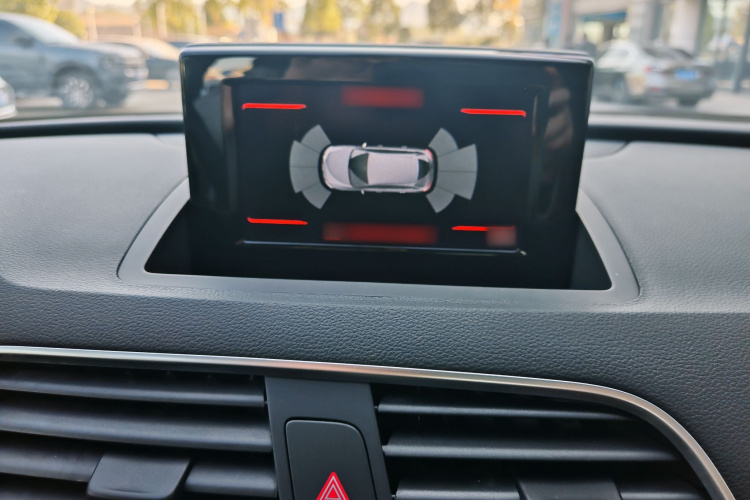 奥迪Q3 2017款 30 TFSI 时尚型中控内饰7008