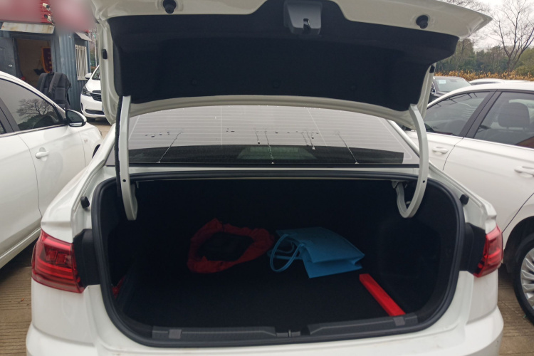 大众 宝来 2023款 300TSI DSG尊行版机舱底盘23