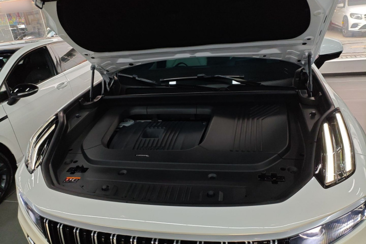 领克09 EM-P 2021款 2.0T PHEV Ultra 七座机舱底盘24