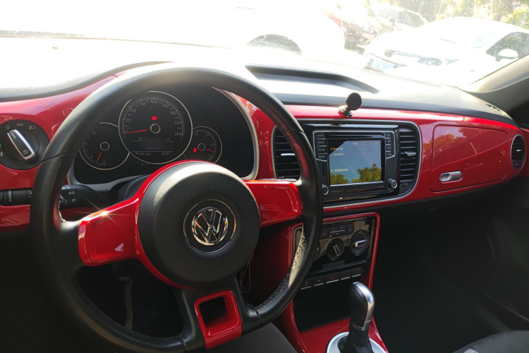 大众 甲壳虫 2018款 180TSI 尚乐型中控内饰7002