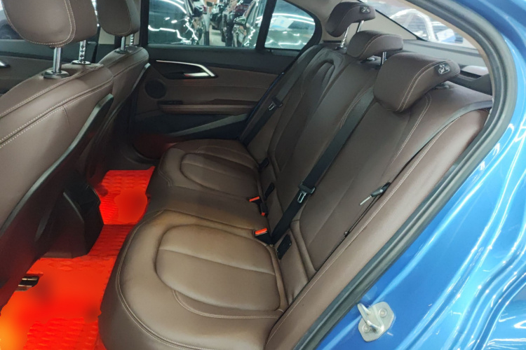 宝马1系 2019款 118i M运动套装中控内饰7004