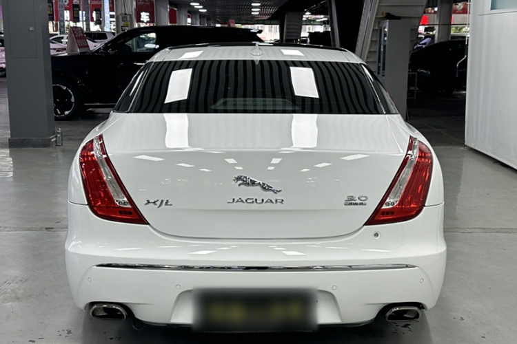 捷豹XJ 2015款  XJL 3.0 SC 两驱全景商务版车身外观6005