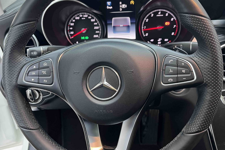 奔驰C级 2015款 改款 C 200 L 运动型中控内饰7008