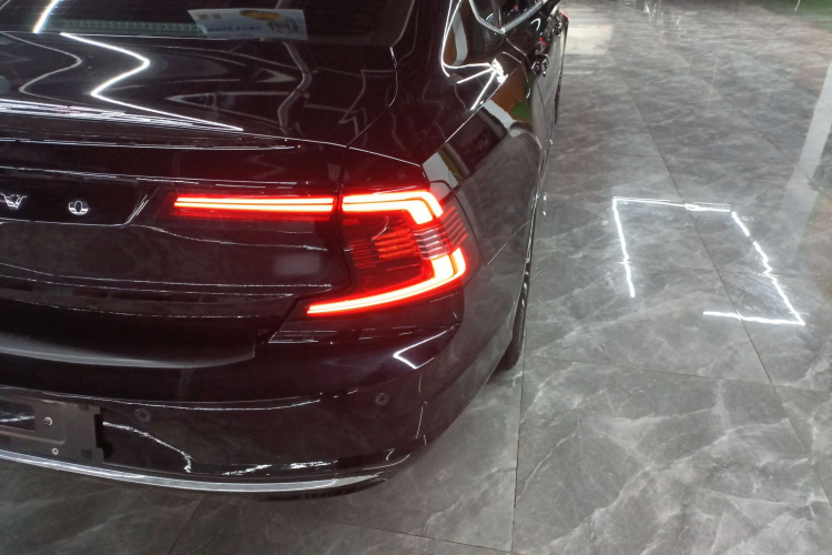 沃尔沃S90 2024款 B5 智逸豪华版车身外观6006