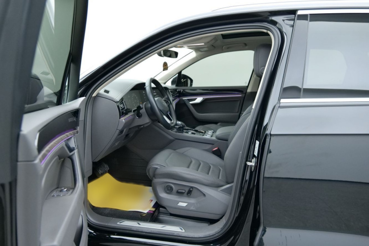 大众 途锐 2023款 3.0TSI 锐享版 经典运动套装中控内饰7004