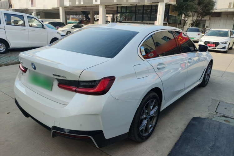 宝马i3 2022款 eDrive 35 L车身外观7