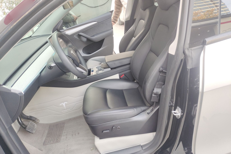 特斯拉 Model Y 2023款 长续航全轮驱动版局部细节19
