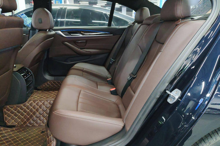 宝马5系 2019款 525Li M运动套装中控内饰7004