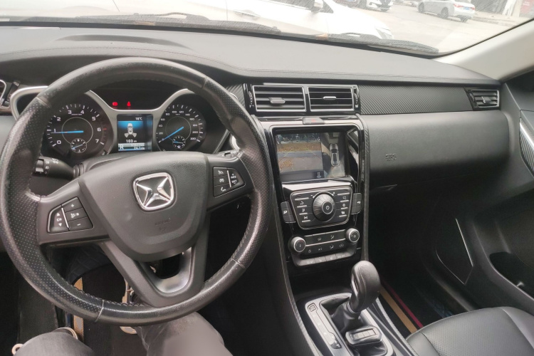 江铃 驭胜S330 2016款 1.5L GTDi 自动两驱尊贵版中控内饰7002