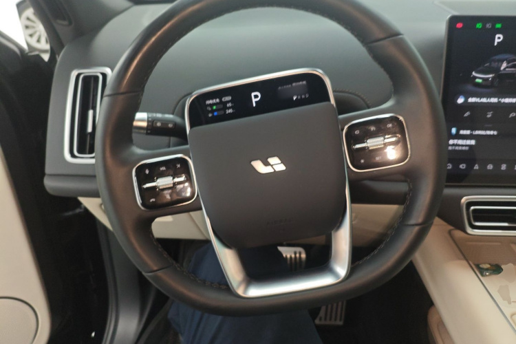 理想汽车 理想L7 2024款 Ultra中控内饰13
