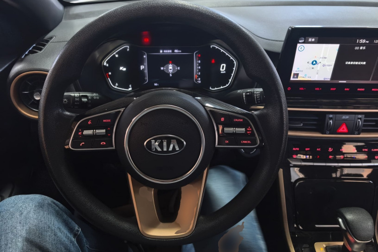 起亚K3 2019款 1.5L CVT智享互联版中控内饰13