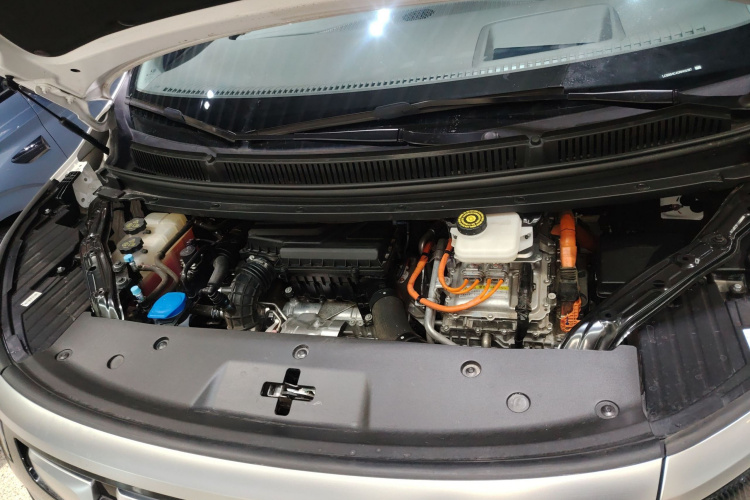 腾势D9 2022款 DM-i 970 四驱尊荣型机舱底盘24