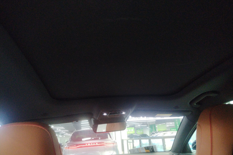 比亚迪 汉 2022款 EV 创世版 715KM前驱旗舰型中控内饰22