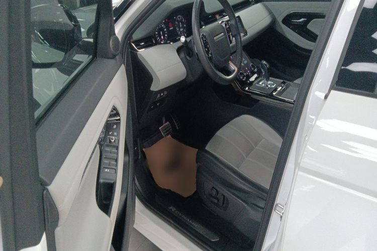 路虎 揽胜极光 2020款 249PS R-DYNAMIC S 曜黑运动科技版中控内饰20