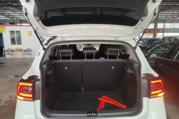 大众 途铠 2023款 1.5L 自动风尚版局部细节23