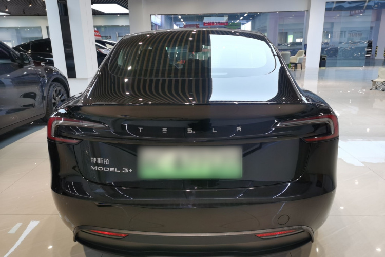 特斯拉 Model 3 2023款 长续航全轮驱动版车身外观6