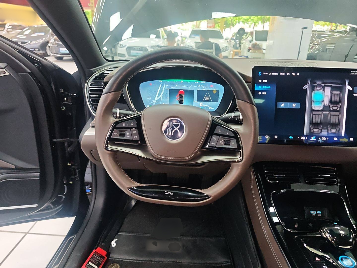 比亚迪 汉 2024款 DM-i 荣耀版 121KM 精英型